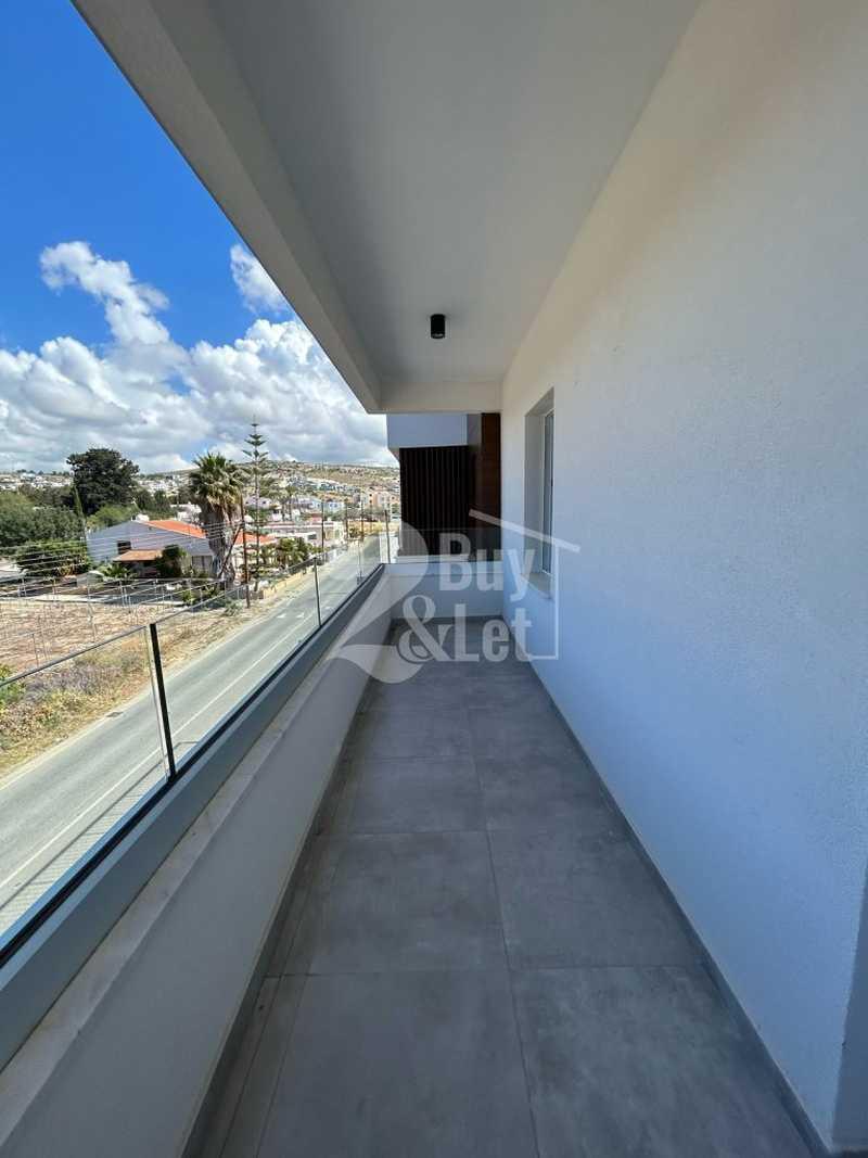 Newly renovated block of 6 apartments with roof garden and sea view: https://www.bazaraki.com/adv/5765983_newly-renovated-block-of-6-apartments-with-roof-garden-and-sea-view (www.bazaraki.com)