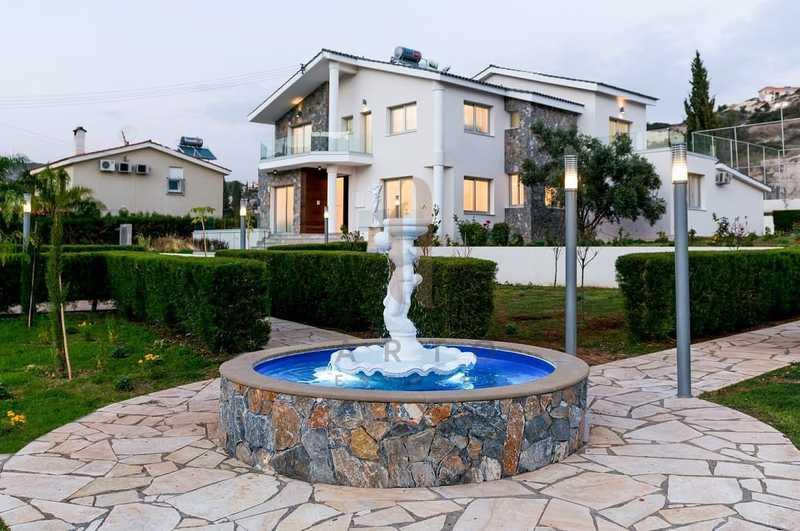  5-bedroom villa to rent: https://www.bazaraki.com/adv/5792029_5-bedroom-villa-to-rent (www.bazaraki.com)