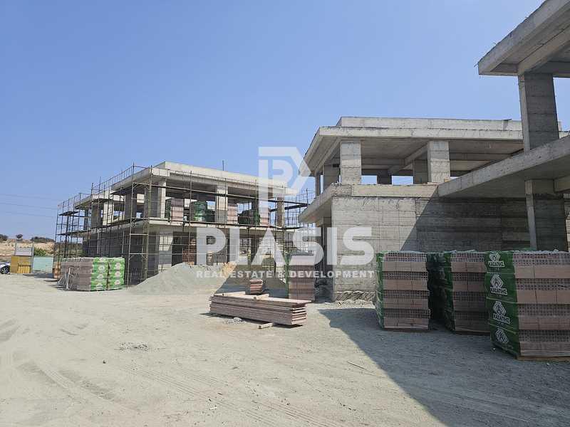 3-bedroom villa for sale: https://www.bazaraki.com/adv/5790966_3-bedroom-villa-for-sale (www.bazaraki.com)