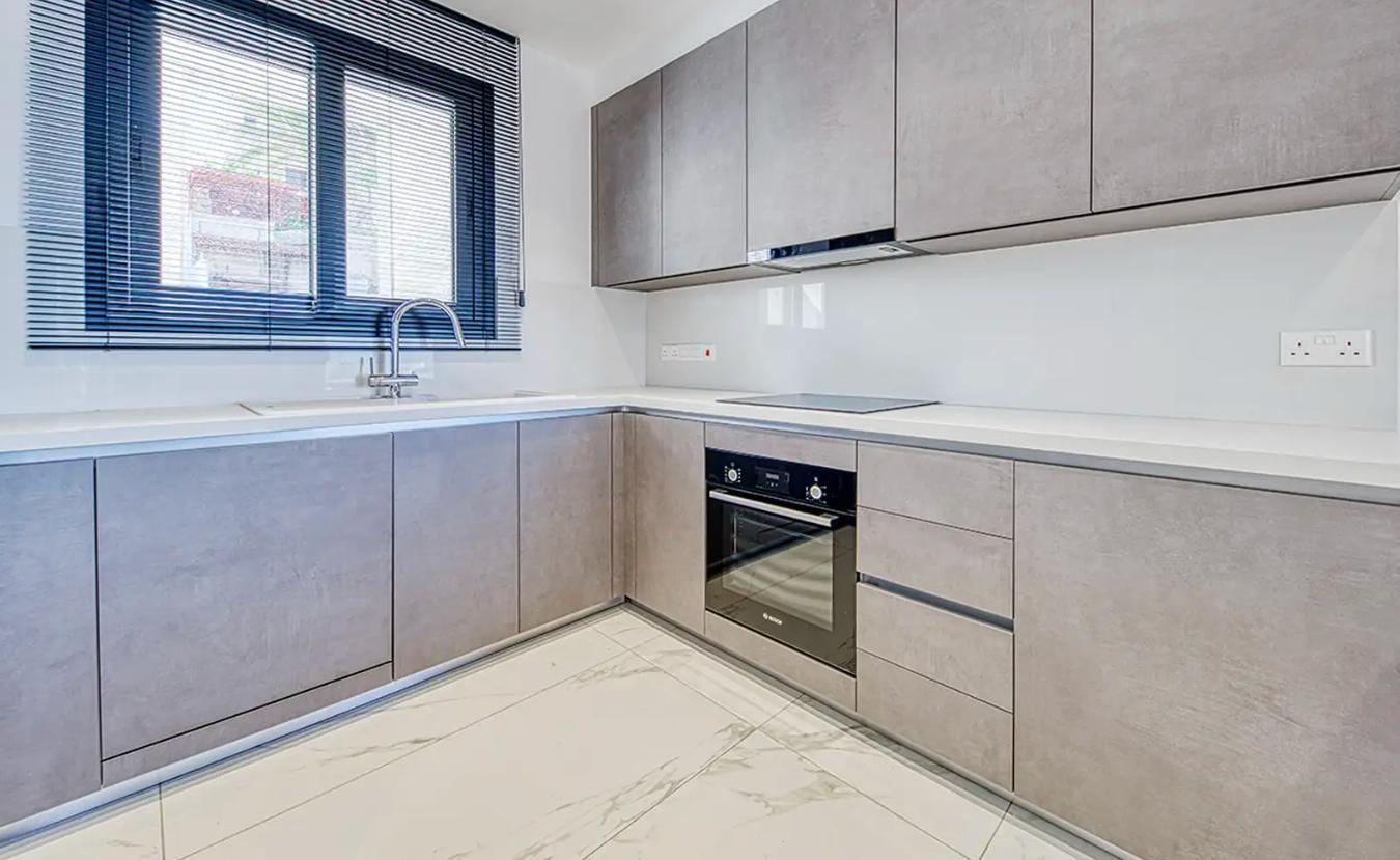 3-bedroom penthouse in Limassol №152662: https://dom.com.cy/en/catalog/rent/152662/ (dom.com.cy)