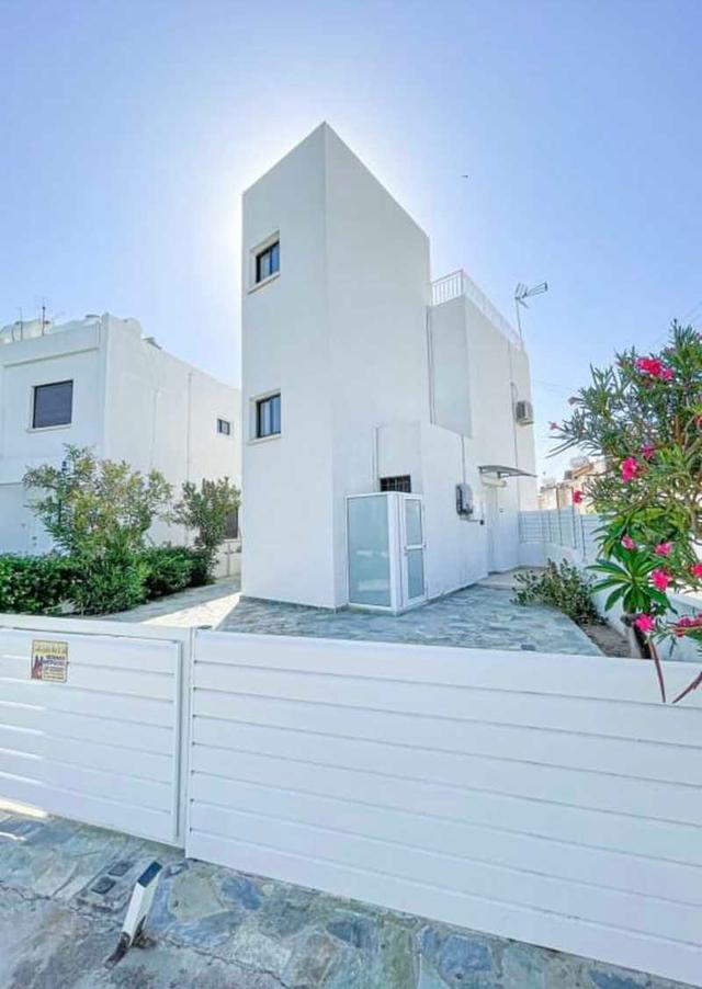 2-bedroom detached house to rent: https://www.bazaraki.com/adv/5797286_2-bedroom-detached-house-to-rent (www.bazaraki.com)