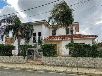 House in Agios Vasileios, Strovolos, Nicosia: https://www.offer.com.cy/en/house-in-agios-vasileios-strovolos-nicosia/21-763548/ (www.offer.com.cy)