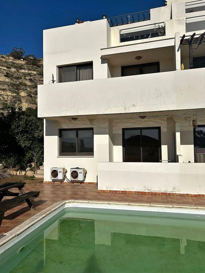 2 bedroom penthouse for sale in Oroklini panoramic view: https://www.facebook.com/marketplace/item/9903371776385449 (www.facebook.com)