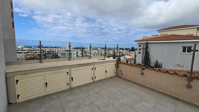 3-bedroom apartment in Paphos № 154000: https://dom.com.cy/en/catalog/sale/154000/ (dom.com.cy)