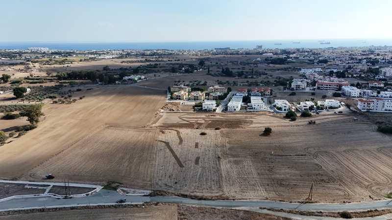 Residential land 270 m²: https://www.bazaraki.com/adv/5794669_residential-land-270-m2 (www.bazaraki.com)