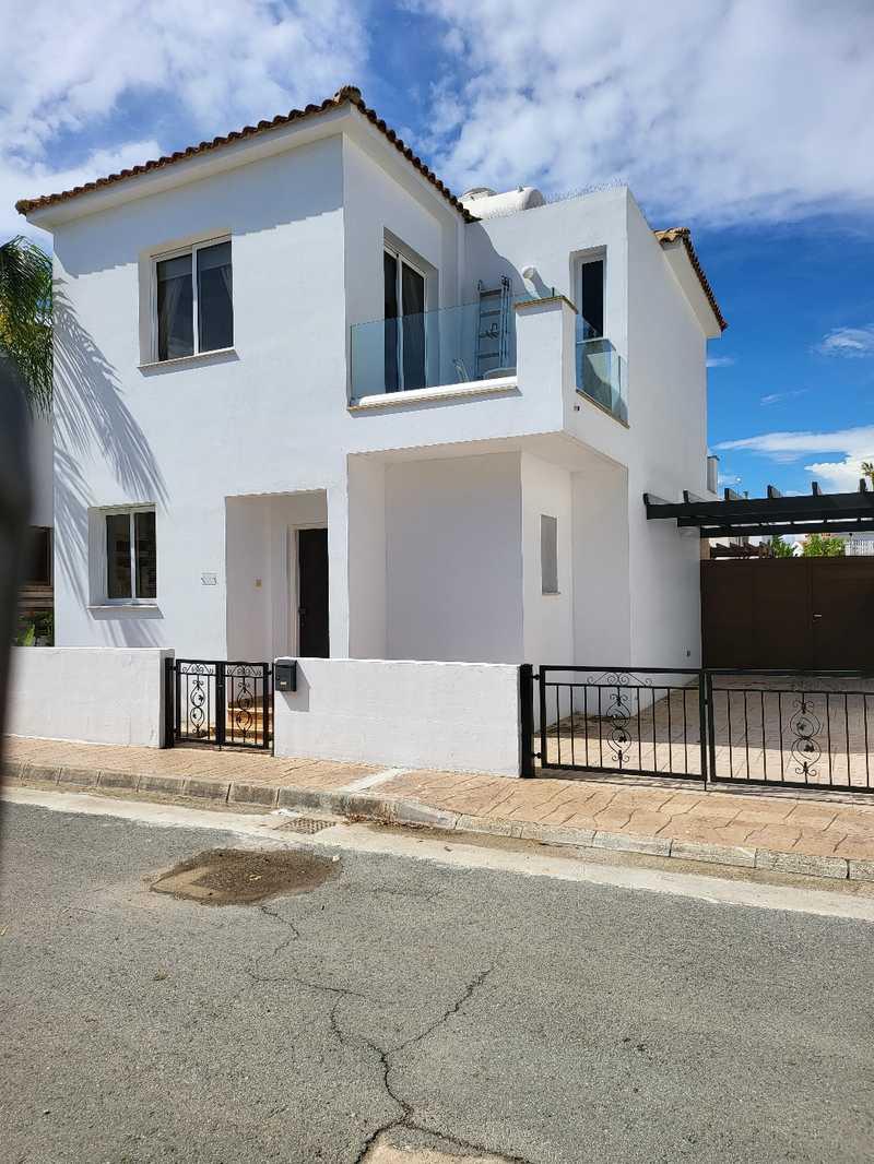 3-bedroom detached house for sale: https://www.bazaraki.com/adv/5797573_3-bedroom-detached-house-for-sale (www.bazaraki.com)