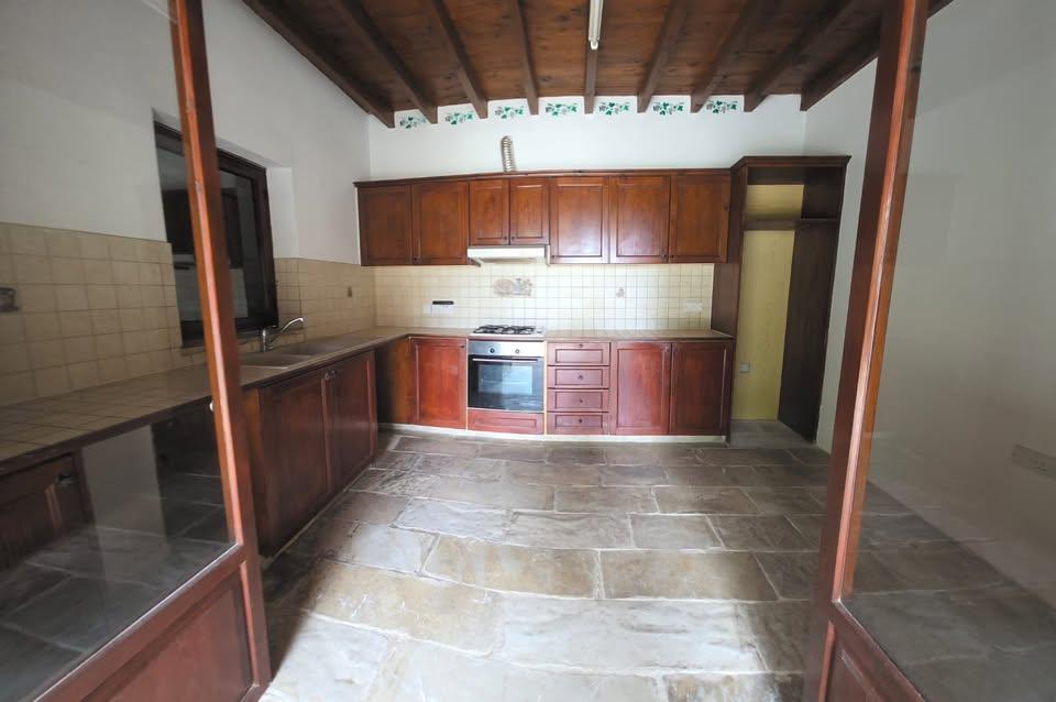 2 Beds 1 Bath House: https://www.facebook.com/marketplace/item/1856477321804539 (www.facebook.com)