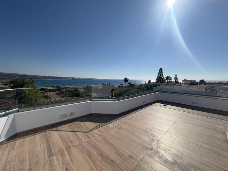 6-bedroom villa to rent: https://www.bazaraki.com/adv/5794250_6-bedroom-villa-to-rent (www.bazaraki.com)