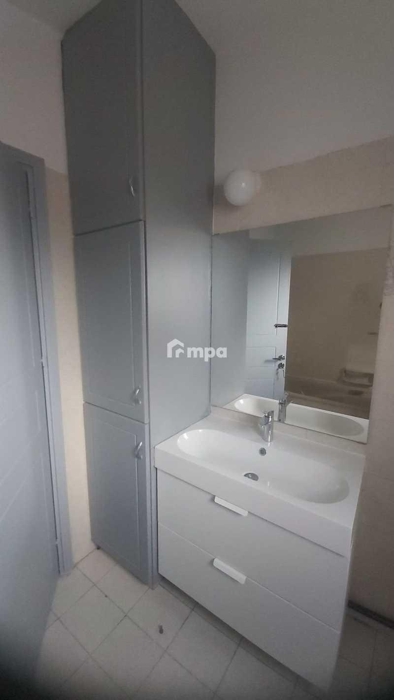 3-bedroom apartment to rent: https://www.bazaraki.com/adv/5786752_3-bedroom-apartment-to-rent (www.bazaraki.com)