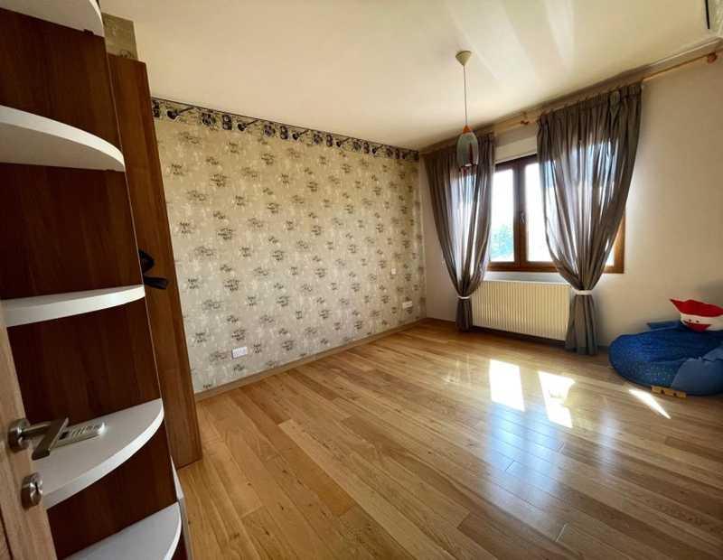 5-bedroom detached house to rent: https://www.bazaraki.com/adv/5798590_5-bedroom-detached-house-to-rent (www.bazaraki.com)