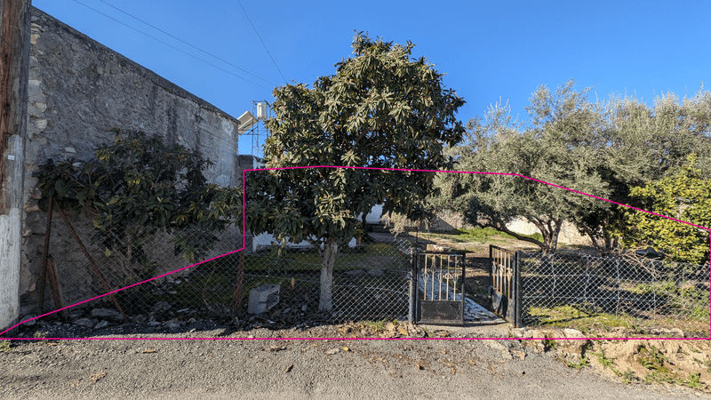 Residential land 100 m²: https://www.bazaraki.com/adv/5788690_residential-land-100-m2 (www.bazaraki.com)