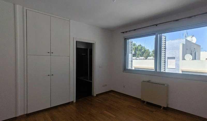 3-bedroom apartment for sale: https://www.bazaraki.com/adv/5794156_3-bedroom-apartment-for-sale (www.bazaraki.com)