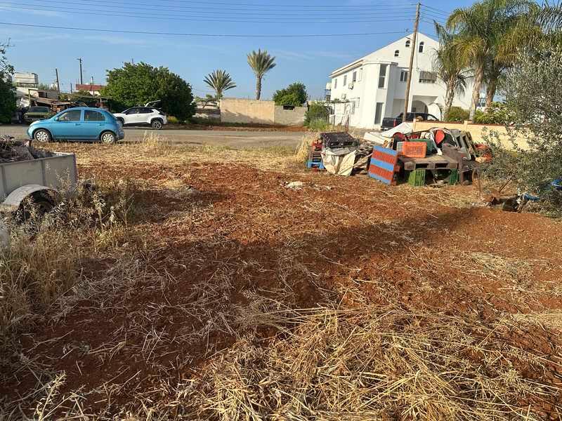(Share) Residential land 674 m²: https://www.bazaraki.com/adv/5792605_share-residential-land-674-m2 (www.bazaraki.com)