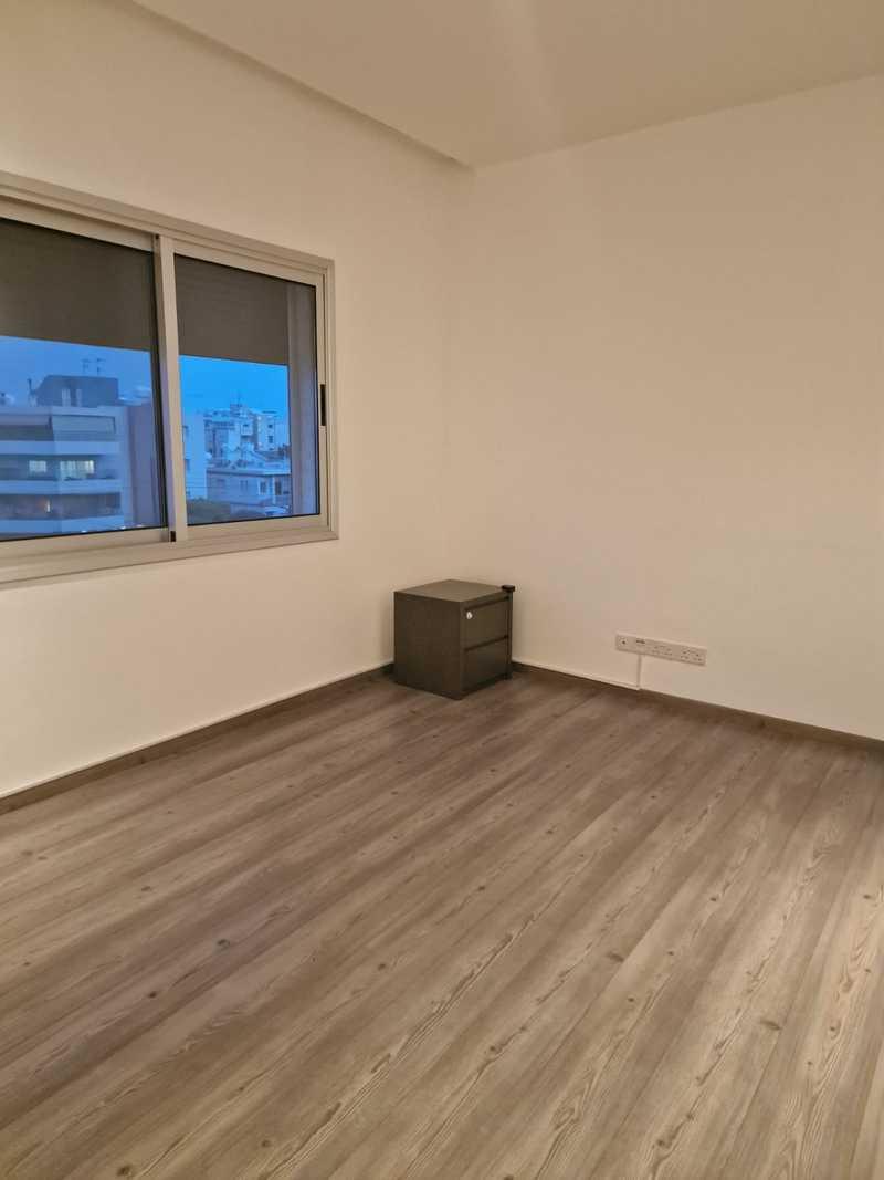 3-bedroom penthouse to rent: https://www.bazaraki.com/adv/5797354_3-bedroom-penthouse-to-rent (www.bazaraki.com)