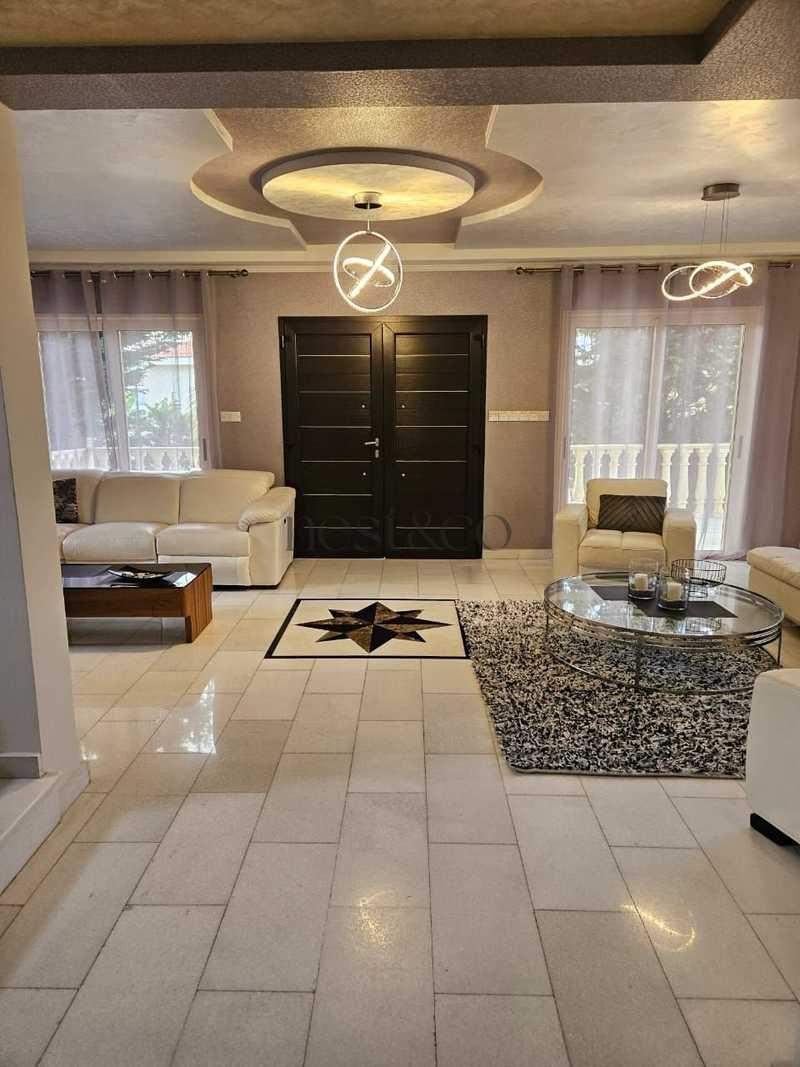 6-bedroom villa for sale: https://www.bazaraki.com/adv/5798373_6-bedroom-villa-for-sale (www.bazaraki.com)