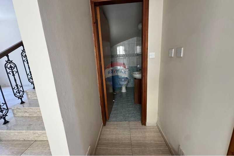 5-bedroom detached house for sale: https://www.bazaraki.com/adv/5789320_5-bedroom-detached-house-for-sale (www.bazaraki.com)