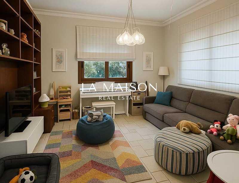5-bedroom detached house to rent: https://www.bazaraki.com/adv/5794679_5-bedroom-detached-house-to-rent (www.bazaraki.com)