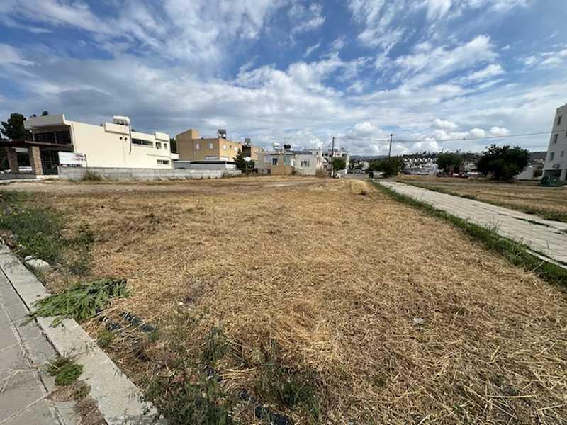 Commercial land 1000 m²: https://www.bazaraki.com/adv/5798418_commercial-land-1013-m2 (www.bazaraki.com)