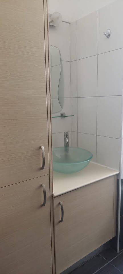 3 Beds 1 Bath Apartment/condo: https://www.facebook.com/marketplace/item/1193185722031928 (www.facebook.com)
