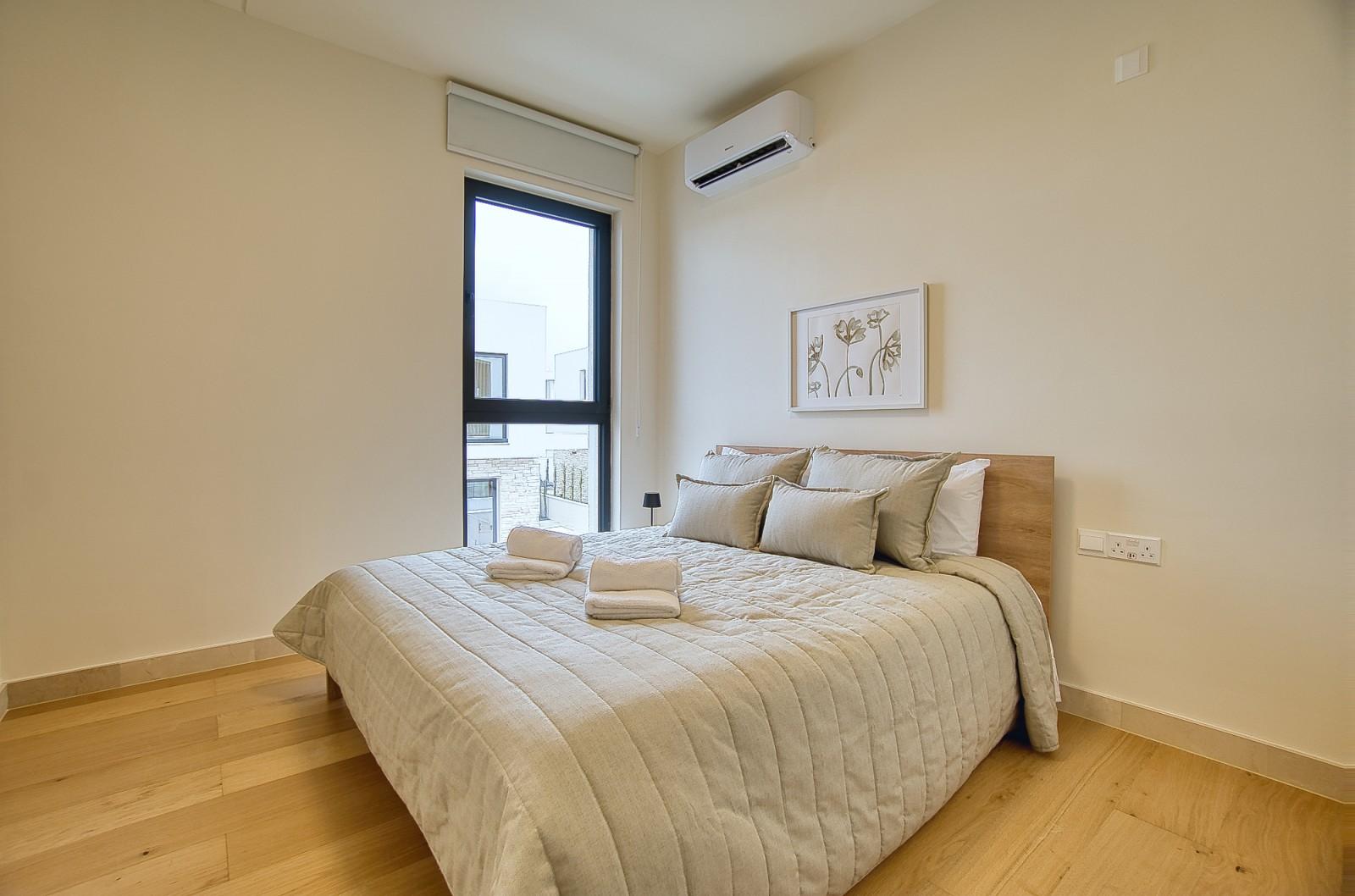 3-bedroom flat in Paphos №153865: https://dom.com.cy/en/catalog/rent/153865/ (dom.com.cy)