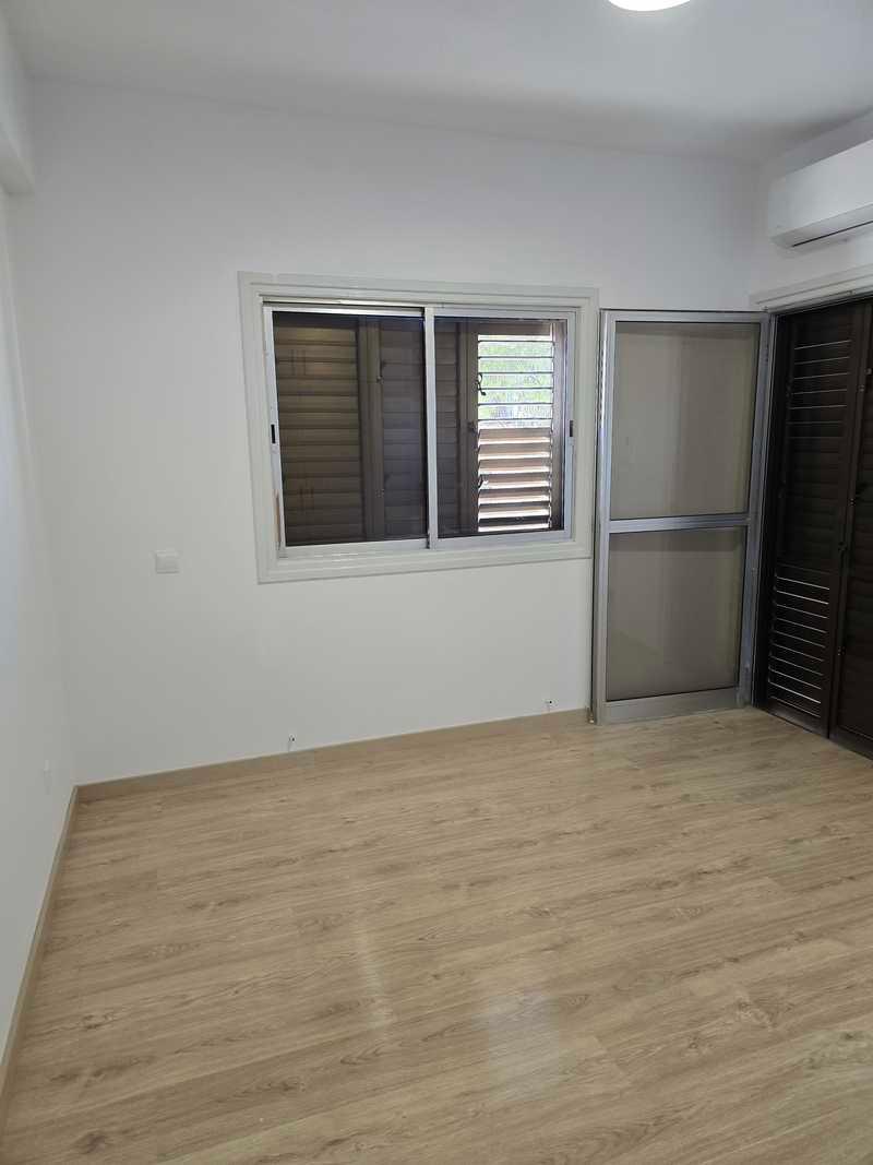 3-bedroom apartment to rent: https://www.bazaraki.com/adv/5791515_3-bedroom-apartment-to-rent (www.bazaraki.com)