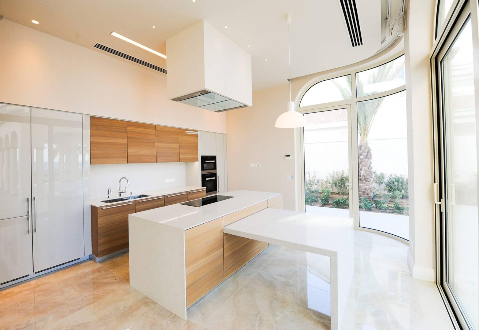 New 5-bedroom villa in Larnaca № 153379: https://dom.com.cy/en/catalog/sale/153379/ (dom.com.cy)