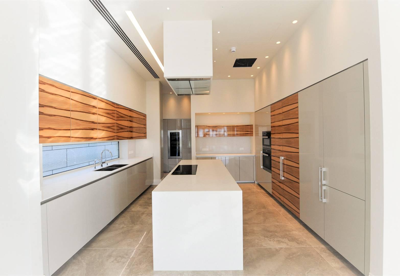 New 5-bedroom villa in Larnaca № 153380: https://dom.com.cy/en/catalog/sale/153380/ (dom.com.cy)