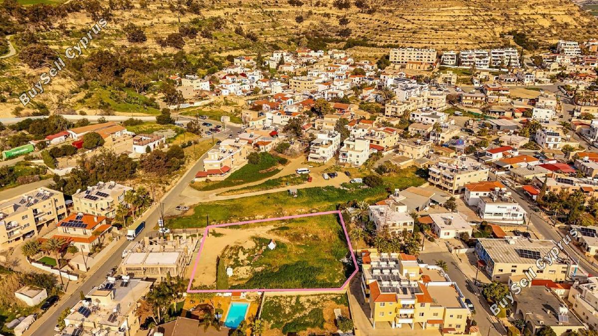 1,982 SQM Residential Land for sale in Oroklini, Larnaca: https://www.buysellcyprus.com/property-for-sale/larnaca/oroklini/land-for-sale-oroklini-larnaca-1796736.html (www.buysellcyprus.com)