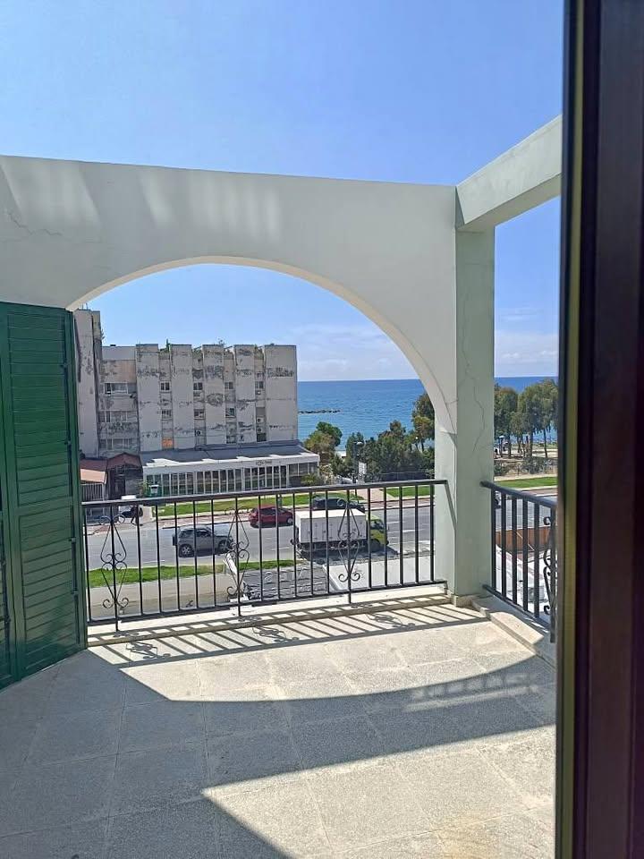 2 bedroom flat: https://www.facebook.com/marketplace/item/1026865659539266 (www.facebook.com)