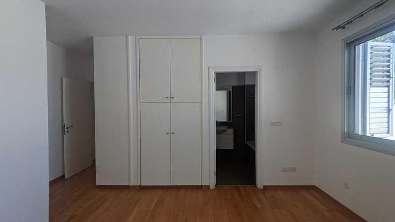 3-bedroom apartment for sale: https://www.bazaraki.com/adv/5794529_3-bedroom-apartment-for-sale (www.bazaraki.com)