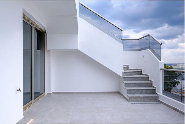 New 6-bedroom penthouse for rent in Town Center Larnaca, Cyprus. - Object № 150079: https://dom.com.cy/en/catalog/rent/150079/ (dom.com.cy)