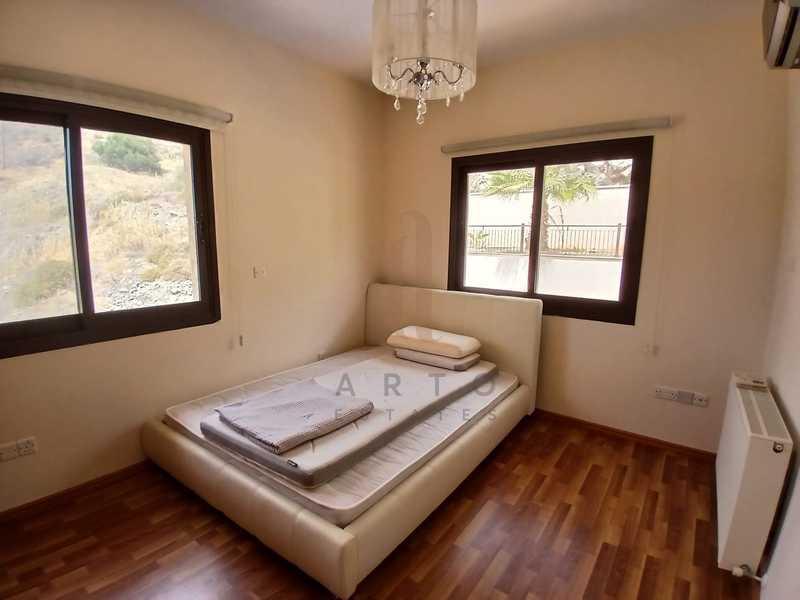  3-bedroom villa to rent: https://www.bazaraki.com/adv/5790392_3-bedroom-villa-to-rent (www.bazaraki.com)