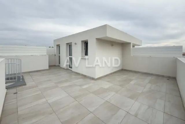 3-bedroom penthouse to rent: https://www.bazaraki.com/adv/5787598_3-bedroom-penthouse-to-rent (www.bazaraki.com)