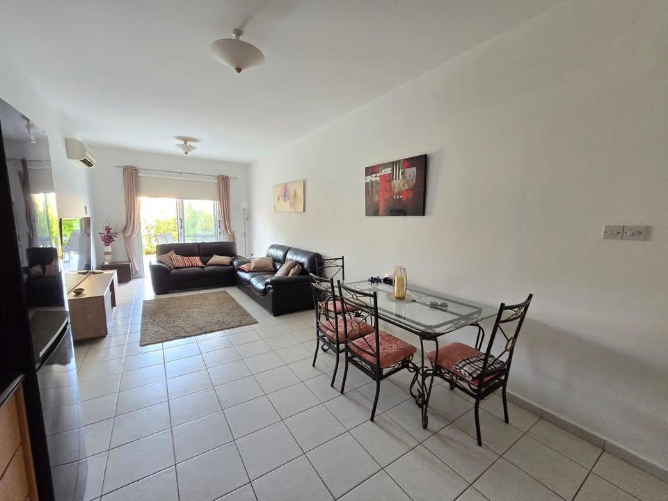 2 Beds 1 Bath Apartment/condo: https://www.facebook.com/marketplace/item/681639461328966 (www.facebook.com)