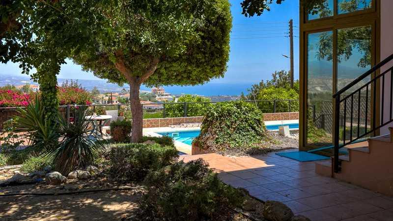 2-bedroom detached house for sale: https://www.bazaraki.com/adv/5796926_2-bedroom-detached-house-for-sale (www.bazaraki.com)