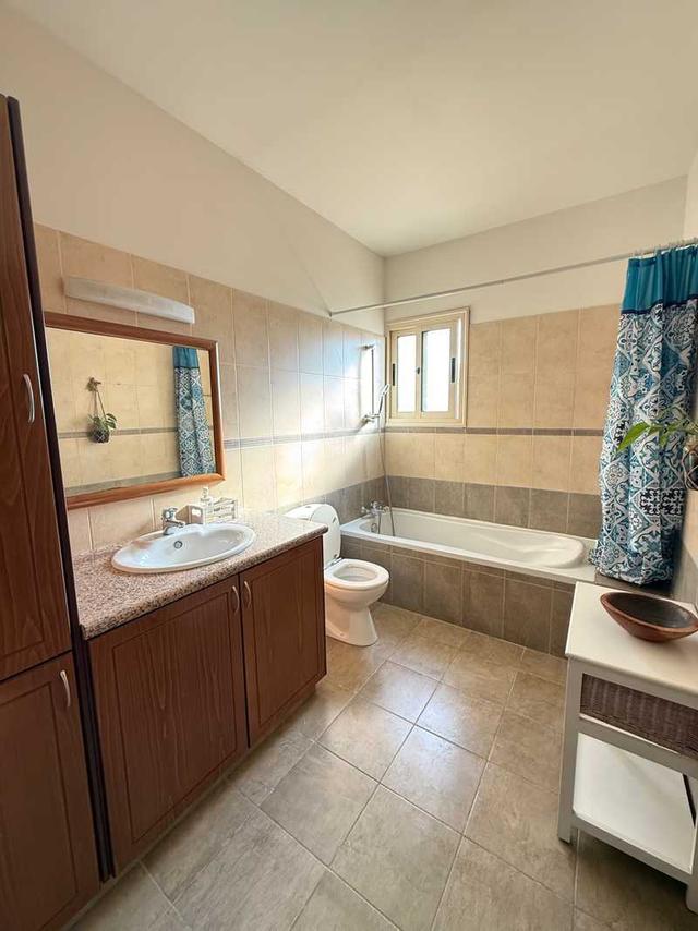 3-bedroom semi-detached to rent: https://www.bazaraki.com/adv/5787633_3-bedroom-semi-detached-to-rent (www.bazaraki.com)