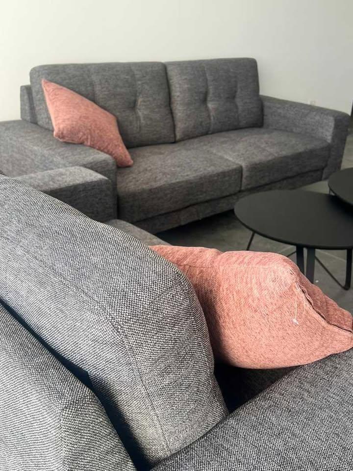 2 Beds 1 Bath Apartment/condo: https://www.facebook.com/marketplace/item/1209469877551850 (www.facebook.com)