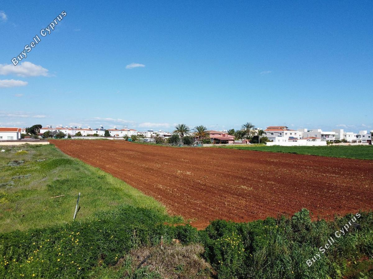 2,471 SQM Land for sale in Xylofagou, Larnaca: https://www.buysellcyprus.com/property-for-sale/larnaca/xylofagou/land-for-sale-xylofagou-larnaca-1795282.html (www.buysellcyprus.com)