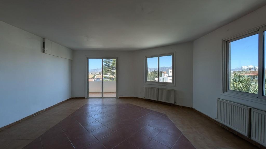 Residential Building 362 SQM For Sale: https://www.zyprus.com/property/39148/9-bedrooms-building-residential-building-in-kaimakli-nicosia (www.zyprus.com)