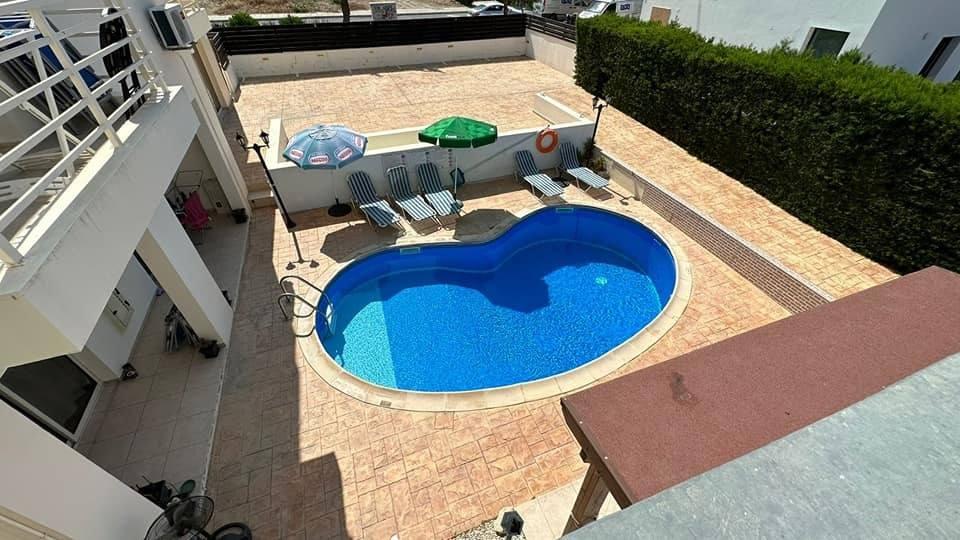 2-Bedroom Apartment in Universal with Roof Terrace!: https://www.facebook.com/marketplace/item/1186381653231128 (www.facebook.com)