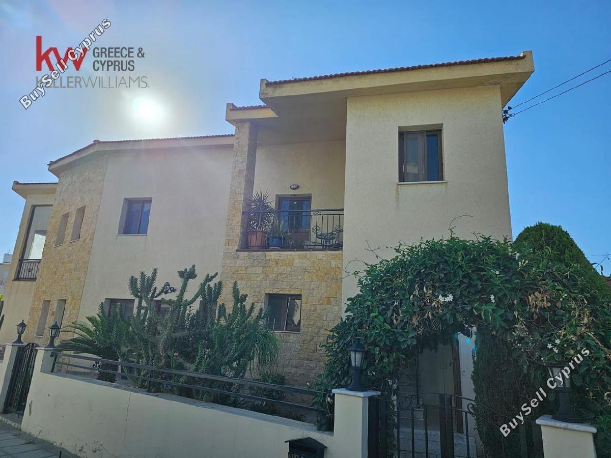 3 Bedroom Semi-detached house to rent in Faneromeni, Larnaca: https://www.buysellcyprus.com/property-for-rent/larnaca/faneromeni/3-bed-semi-detached-house-to-rent-faneromeni-larnaca-1800356.html (www.buysellcyprus.com)