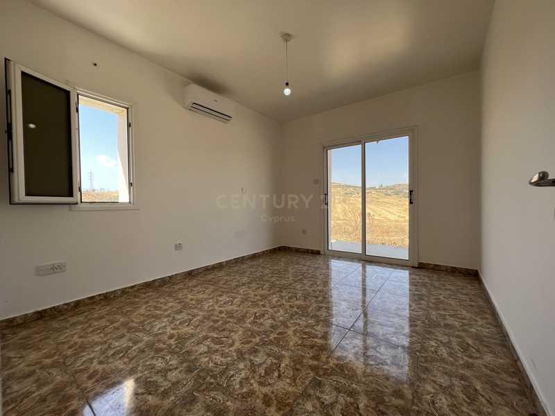 Bungalow in monagroulli, 170 sq.m.: https://www.bazaraki.com/adv/5793280_bungalow-in-monagroulli-170-sq-m (www.bazaraki.com)