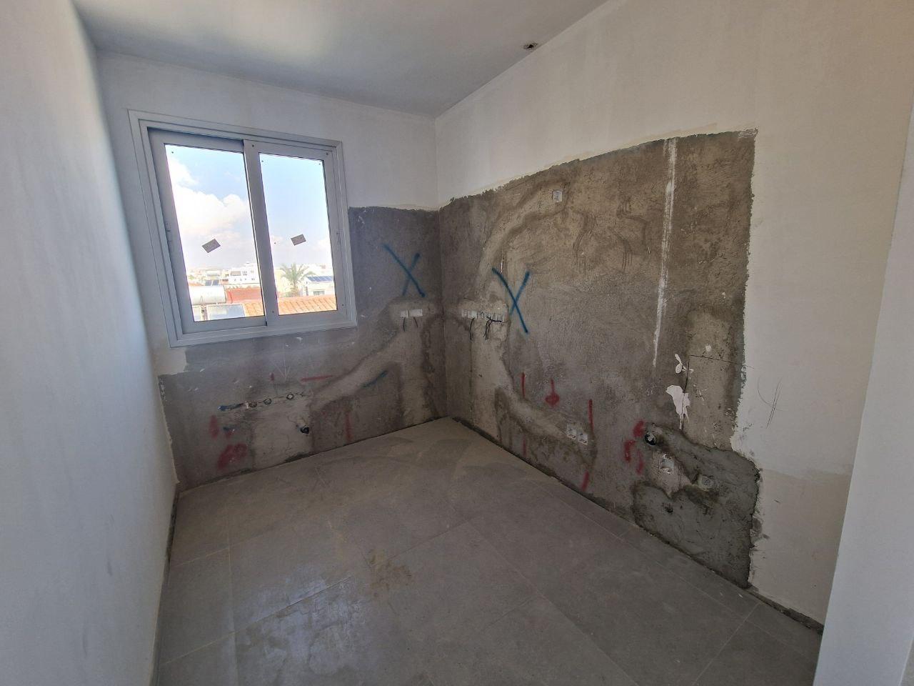 New 2-bedroom penthouse in Larnaca № 153918: https://dom.com.cy/en/catalog/sale/153918/ (dom.com.cy)