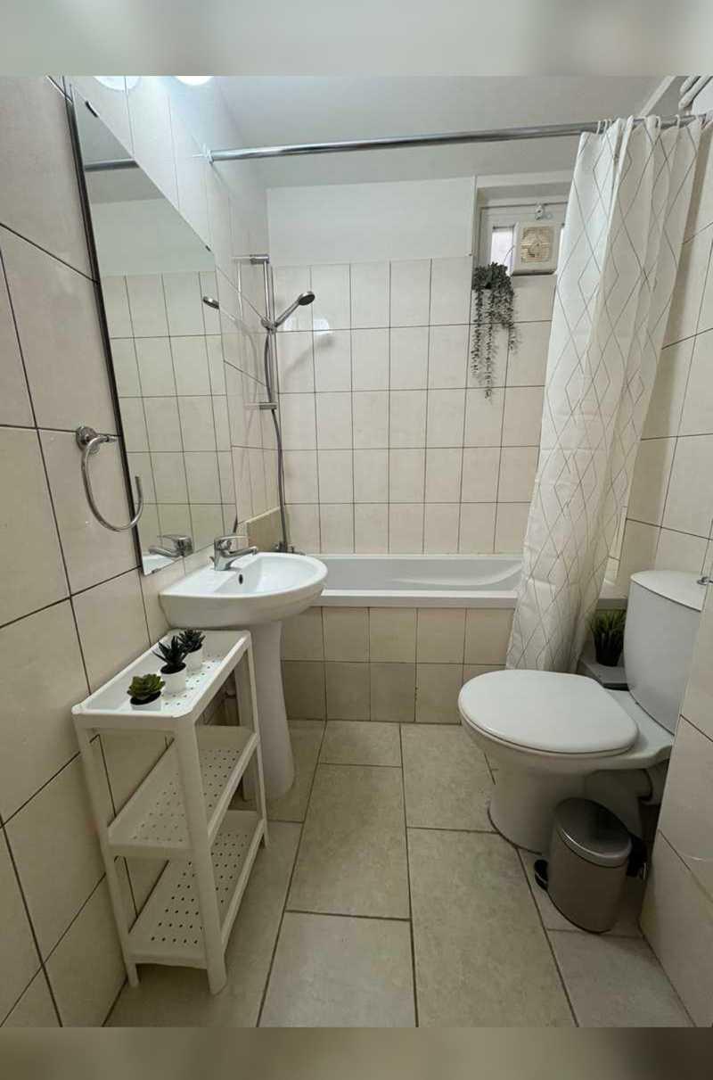  1-bedroom apartment to rent: https://www.bazaraki.com/adv/5789281_1-bedroom-apartment-to-rent (www.bazaraki.com)