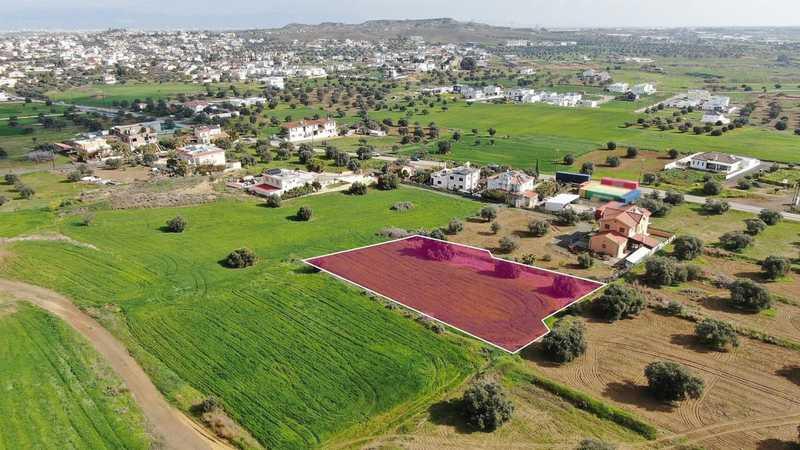 Residential land 1700 m²: https://www.bazaraki.com/adv/5799551_residential-land-1700-m2 (www.bazaraki.com)
