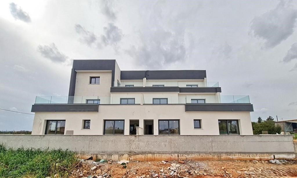 2 Bedroom Flat For Sale: https://www.zyprus.com/property/39387/2-bedrooms-apartment-flat-in-liopetri-famagusta (www.zyprus.com)