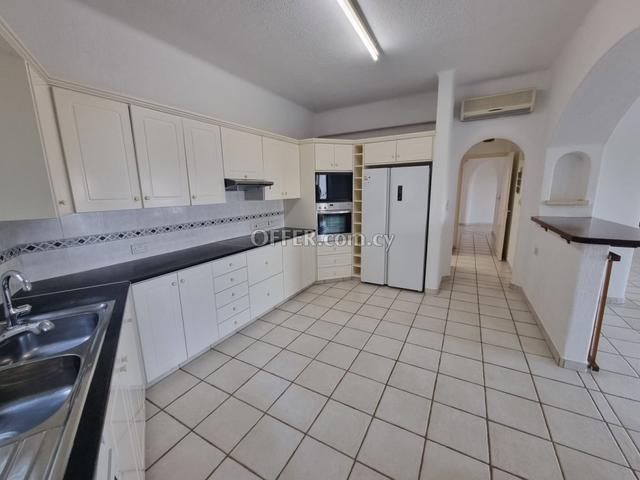 4-bedroom Detached Villa 321 sqm in Tala: https://www.offer.com.cy/en/4-bedroom-detached-villa-321-sqm-in-tala/21-816029/ (www.offer.com.cy)