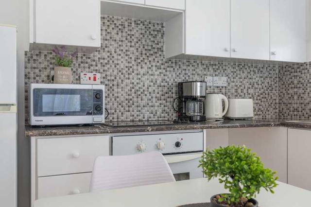 One bed flat in universal: https://www.bazaraki.com/adv/5796411_one-bed-flat-in-universal (www.bazaraki.com)