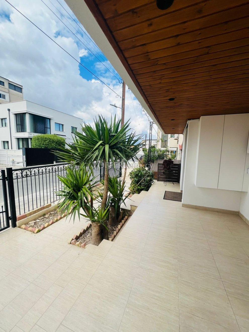 BEAUTIFUL SEMII-DETACHED HOUSE IN PRIME LIMASSOL CENTER – CHALKOUTSA AREA: https://www.offer.com.cy/en/beautiful-semii-detached-house-in-prime-limassol-center-chalkoutsa-area/21-816797/ (www.offer.com.cy)