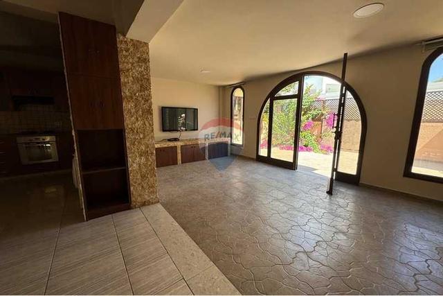 5-bedroom detached house for sale: https://www.bazaraki.com/adv/5789320_5-bedroom-detached-house-for-sale (www.bazaraki.com)